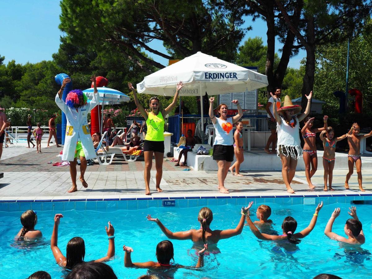 Victoria Mobilehome In Camping Village Mediterraneo Cavallino-Treporti Exterior photo