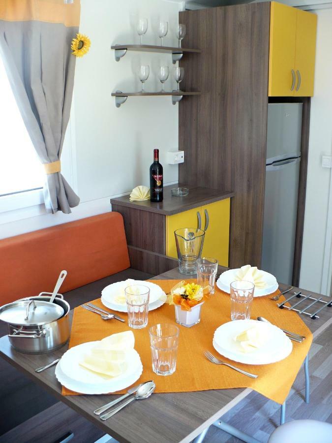 Victoria Mobilehome In Camping Village Mediterraneo Cavallino-Treporti Exterior photo